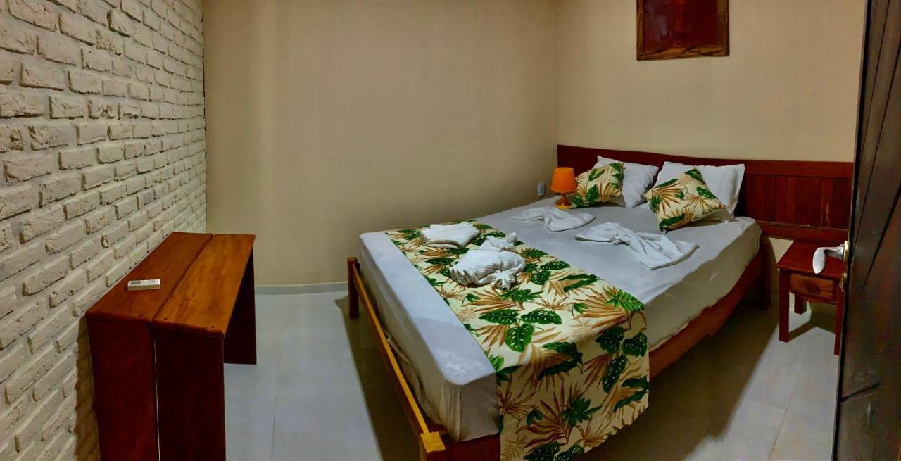 Ponta Dos Aneis Inn